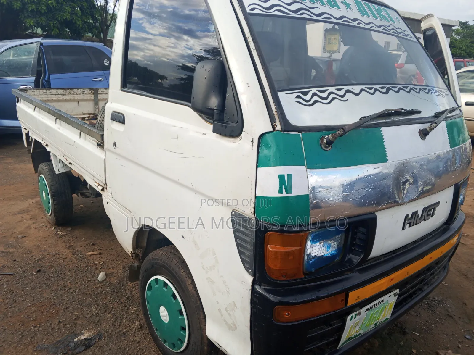 Daihatsu Delta 2000 White