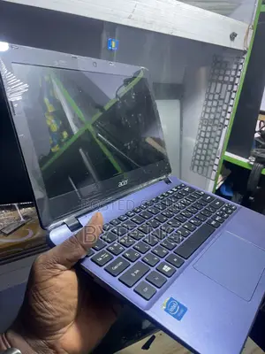 Laptop Acer Aspire E3 112 4GB Intel Pentium HDD 320GB