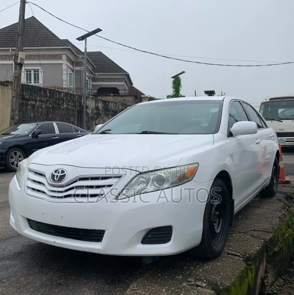 Toyota Camry 2010 White