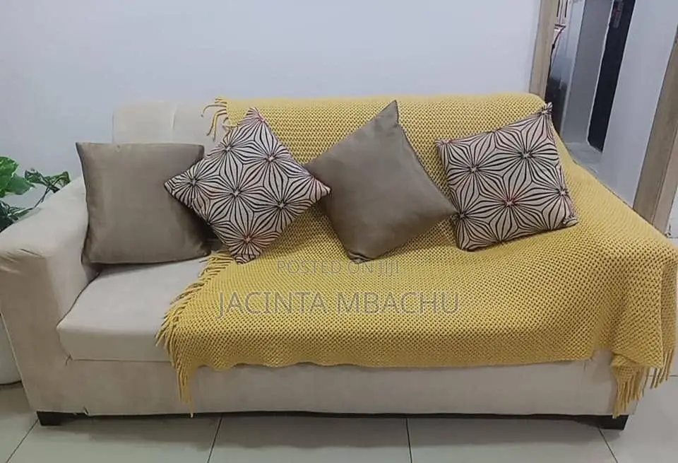 Modern 2sitter Sofa