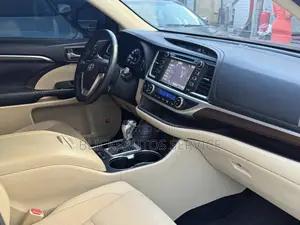 Toyota Highlander Limited 4dr SUV AWD (3.5L 6cyl 6A) 2015 Maroon
