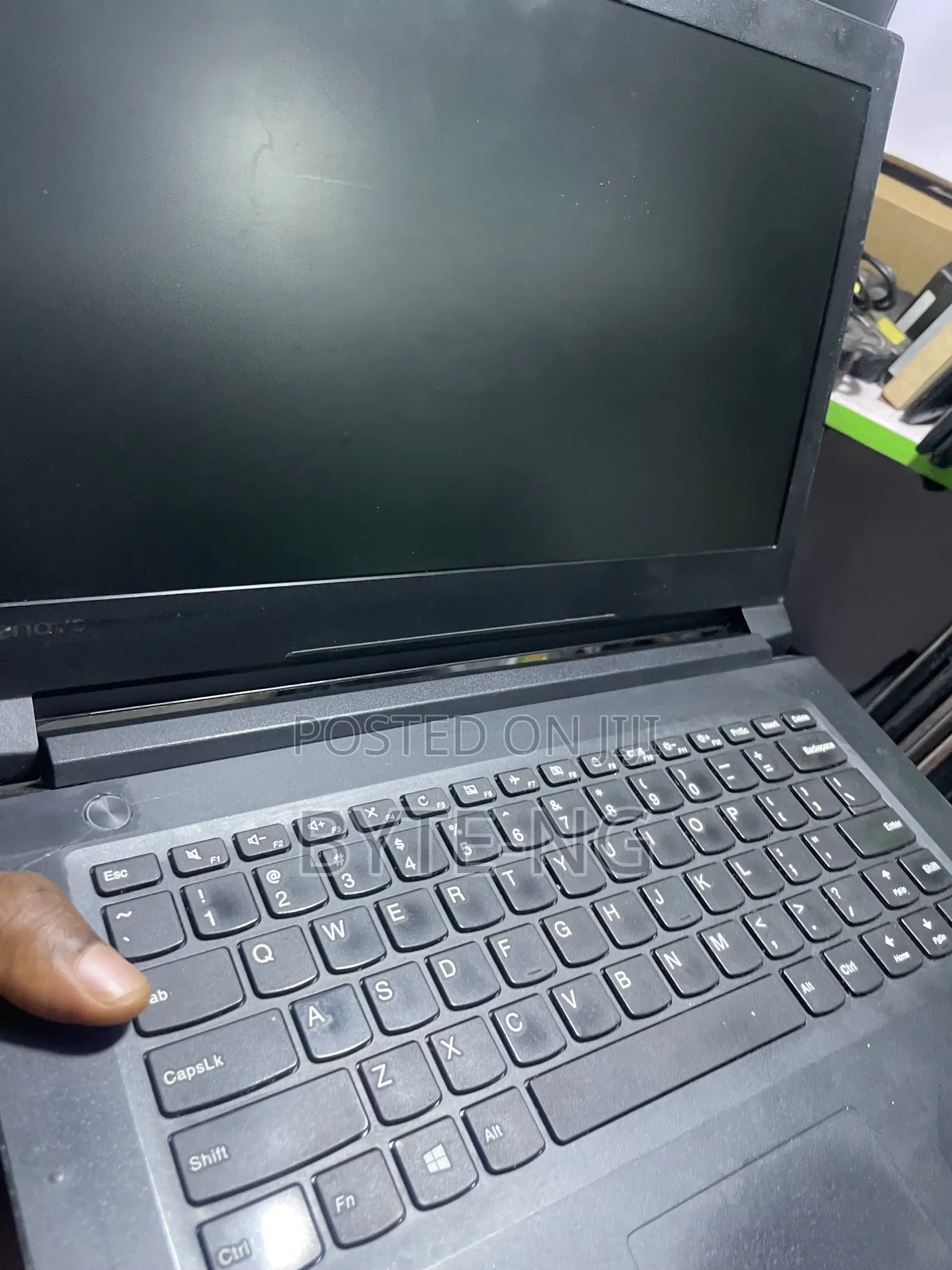Laptop Lenovo V310 8GB Intel Core i5 SSD 256GB
