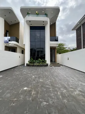 5bdrm Duplex in Chevron for sale