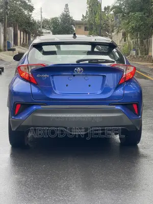 Toyota C-HR 2021 Blue