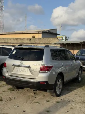 Toyota Highlander Limited 3.5l 4WD 2013 Silver