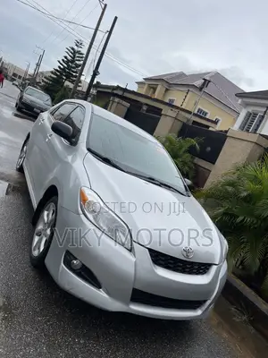 Toyota Matrix S Hatchback AWD (2.4L 4cyl 4A) 2013 Silver