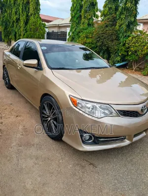 Toyota Camry 2013 Gold