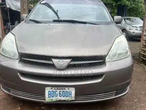 Toyota Sienna 2006 Gray