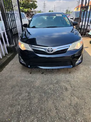 Toyota Camry XLE V6 4dr Sedan (3.5L 6cyl 6A) 2013 Black