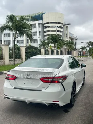 Toyota Camry 2019 White