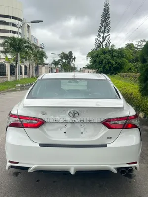 Toyota Camry 2019 White