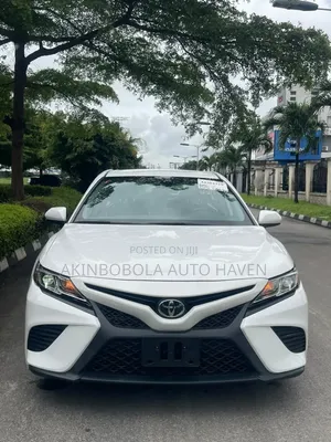 Toyota Camry 2019 White