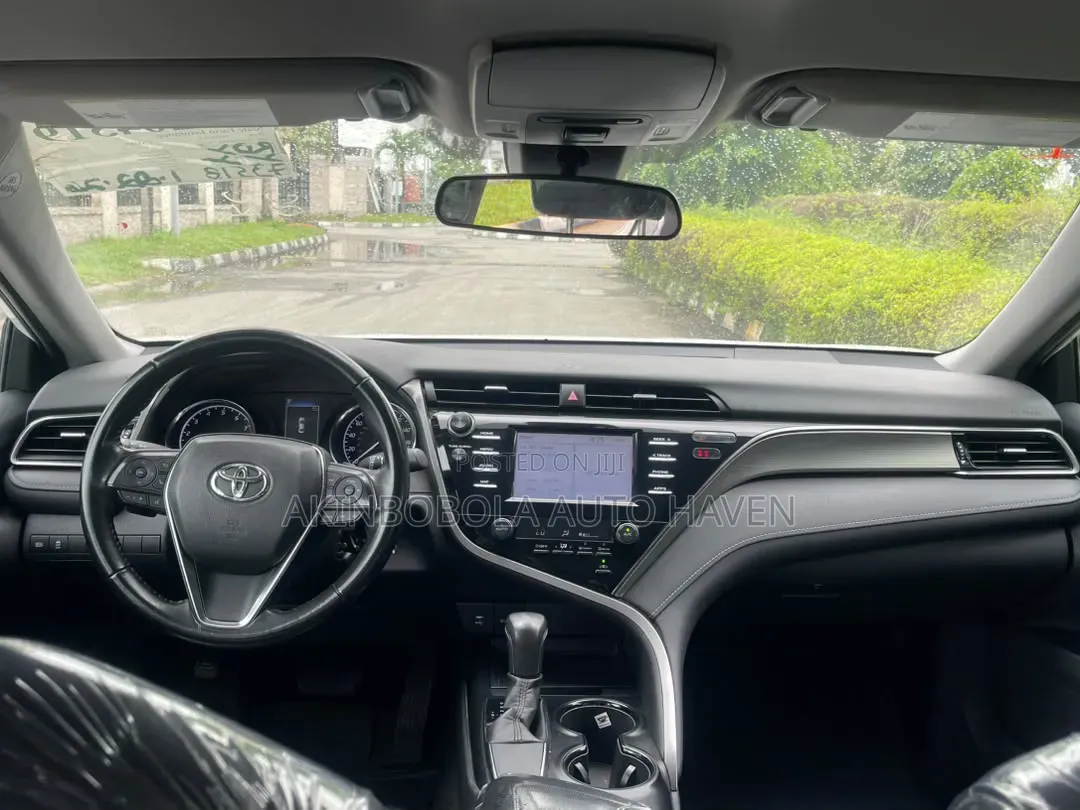 Toyota Camry 2019 White