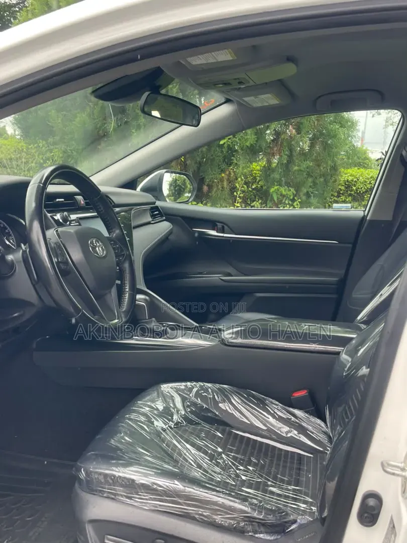 Toyota Camry 2019 White