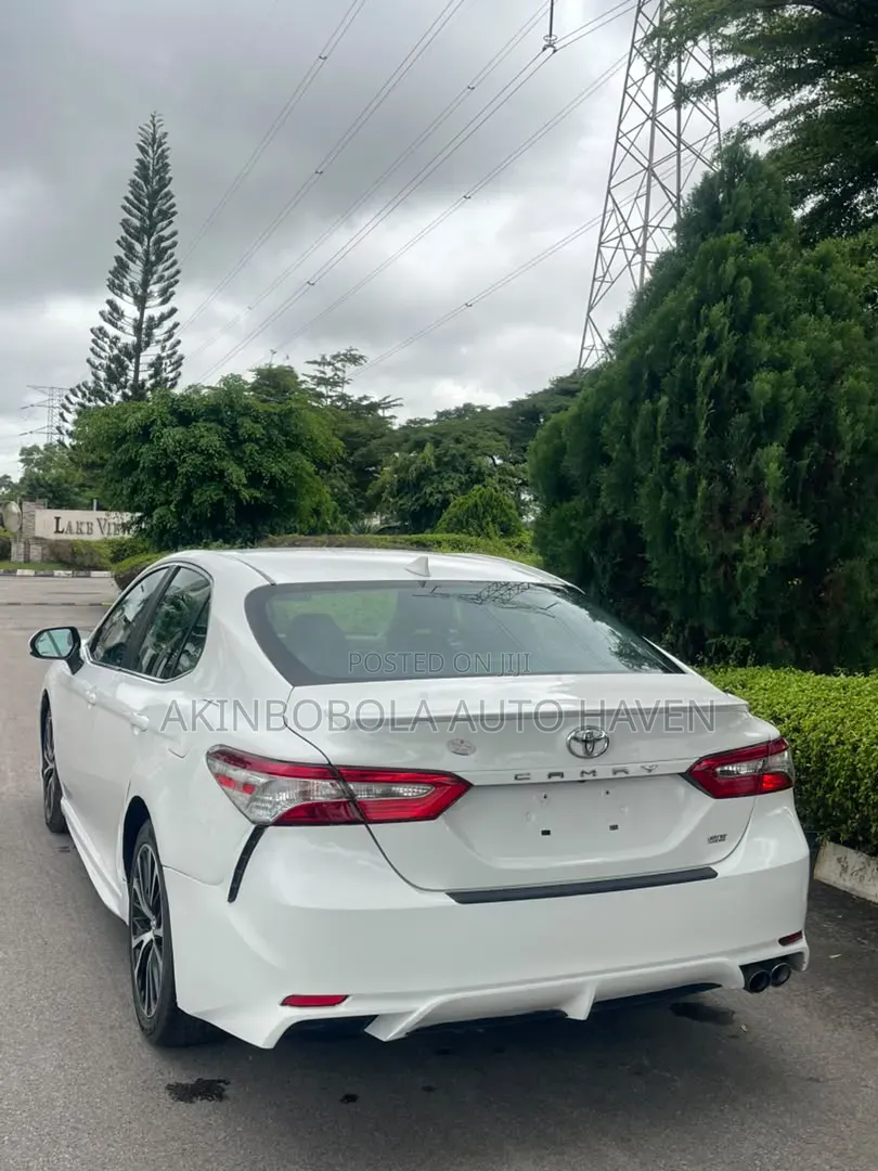 Toyota Camry 2019 White