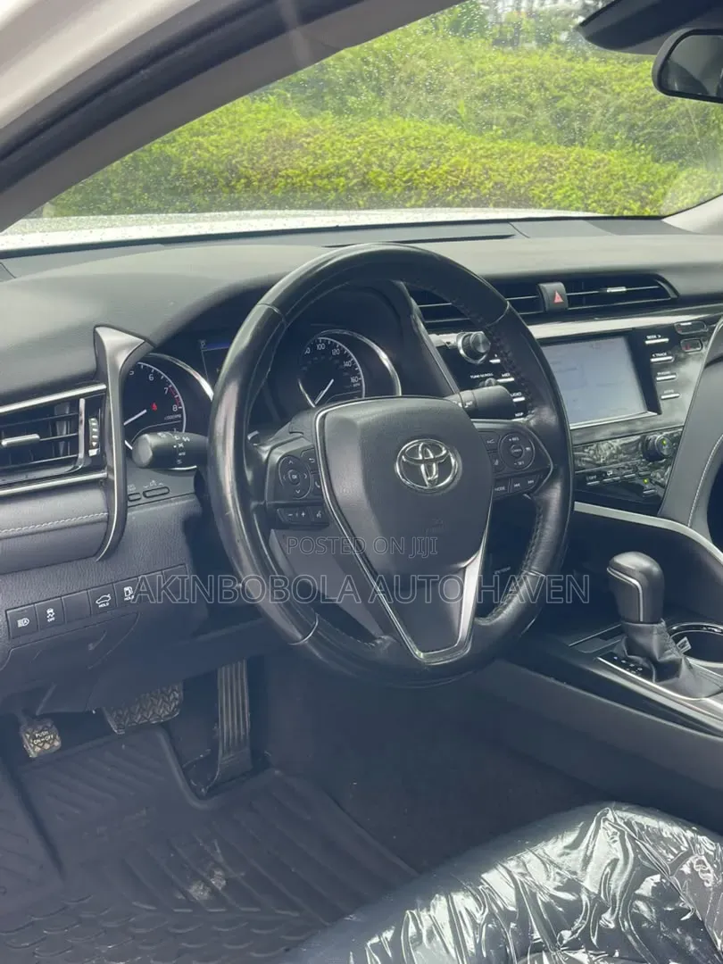 Toyota Camry 2019 White