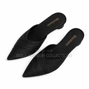 Women Pointed Toe Rubber Sandal Slip-on Ladies Casual Outdoor Sandal