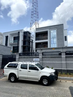 5bdrm Duplex in Lekki Phase 1 for rent