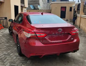 Toyota Camry 2019