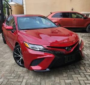 Toyota Camry 2019