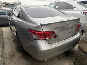 Lexus ES 2012 Silver