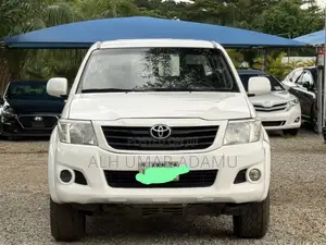 Toyota Hilux 2015 White