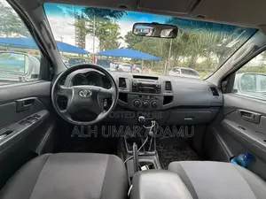Toyota Hilux 2015 White