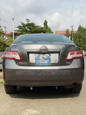 Toyota Camry LE 4dr Sedan (2.5L 4cyl 6AM) 2010 Gray