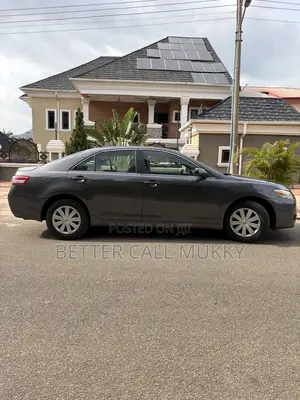 Toyota Camry LE 4dr Sedan (2.5L 4cyl 6AM) 2010 Gray