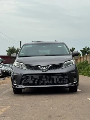 Toyota Sienna XLE 7-Passenger 4dr Minivan AWD (3.5L 6cyl 6A) 2014 Gray