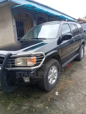 Nissan Pathfinder 2004 Black