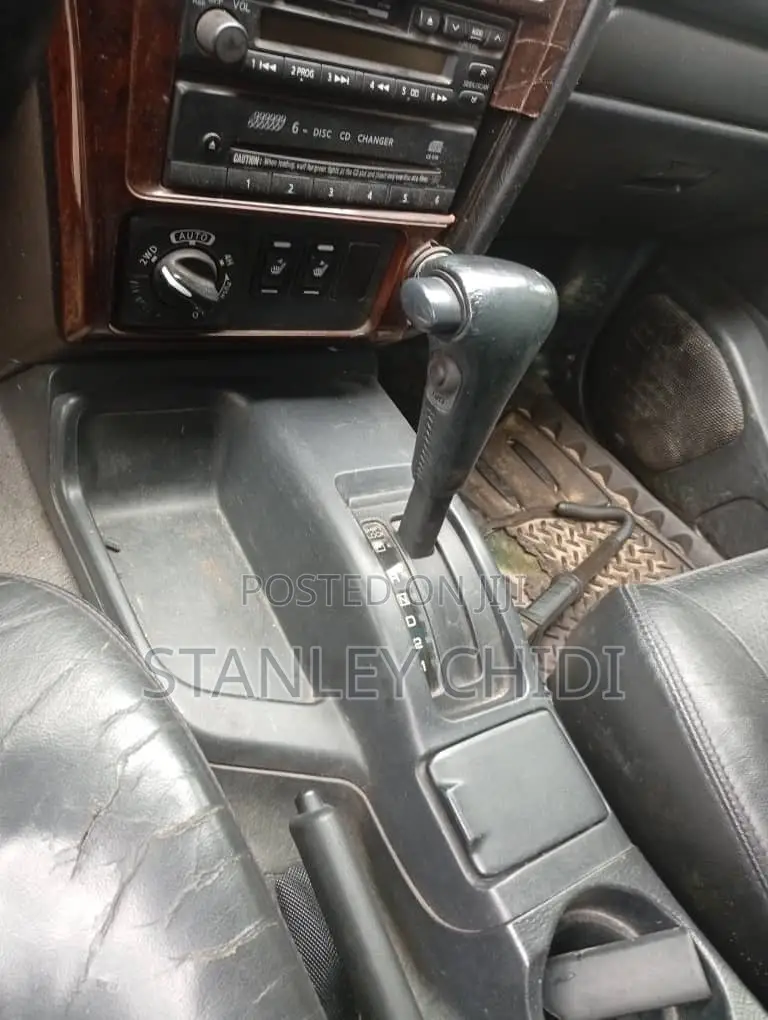 Nissan Pathfinder 2004 Black