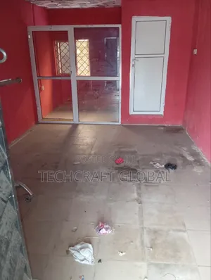 Spacious Single Shop Ensuite With a Toilet to Let Semi Directly Facing