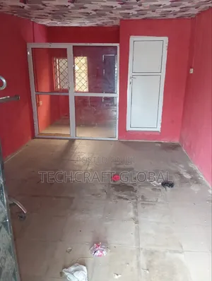 Spacious Single Shop Ensuite With a Toilet to Let Semi Directly Facing