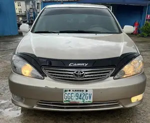 Toyota Camry LE 4dr Sedan (2.4L 4cyl 5A) 2005 Gold