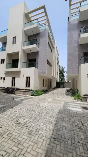 5bdrm Villa in Banana Island for rent