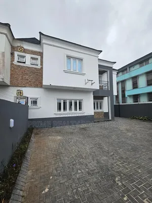 4bdrm Duplex in Lekki Phase 1 for rent