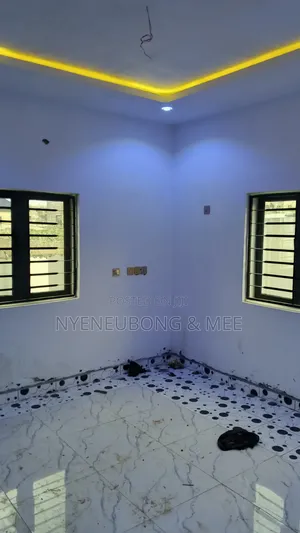 2bdrm Block of Flats in Phase 4 / Jikwoyi for rent