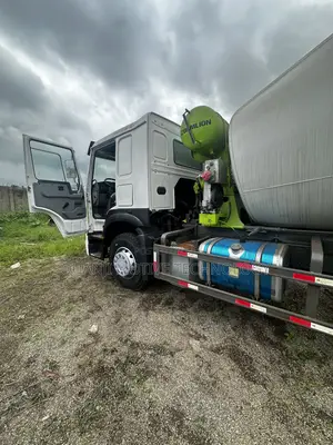 HOWO Cement Mixer