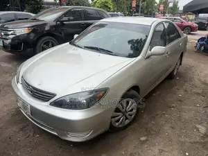Toyota Camry LE 4dr Sedan (2.4L 4cyl 4A) 2004 Silver