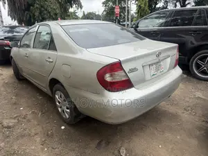 Toyota Camry LE 4dr Sedan (2.4L 4cyl 4A) 2004 Silver