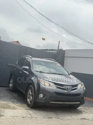 Toyota RAV4 XLE 4dr SUV (2.5L 4cyl 6A) 2014 Gray