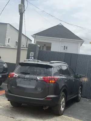 Toyota RAV4 XLE 4dr SUV (2.5L 4cyl 6A) 2014 Gray