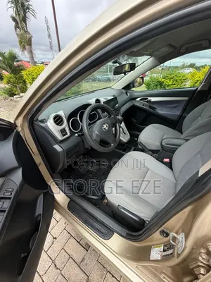 Toyota Matrix 2010 Gold