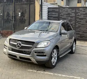 Mercedes-Benz M Class ML350 4MATIC 4dr SUV AWD (3.5L 6cyl 7A) 2014 Gray