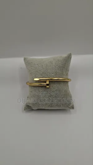 Nail Cartier