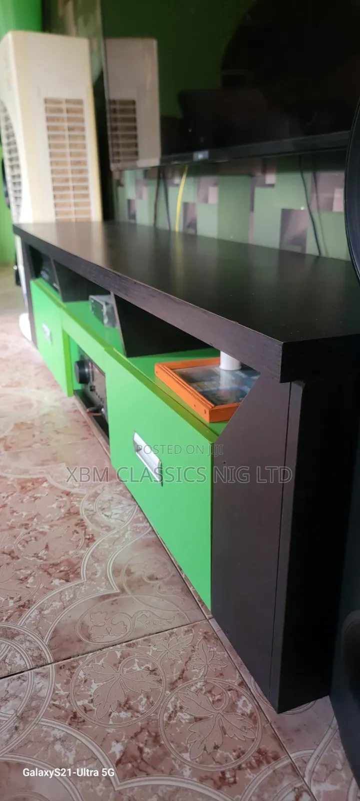 6ft Strong TV Stand
