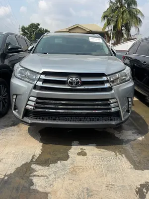 Toyota Highlander XLE 4dr SUV (3.5L 6cyl 6A) 2015 Silver