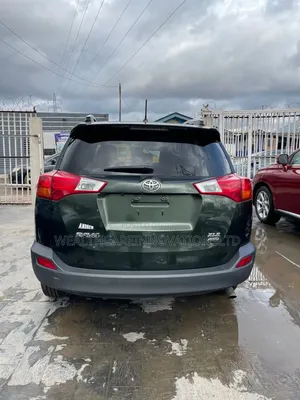 Toyota RAV4 XLE FWD (2.5L 4cyl 6A) 2013 Green