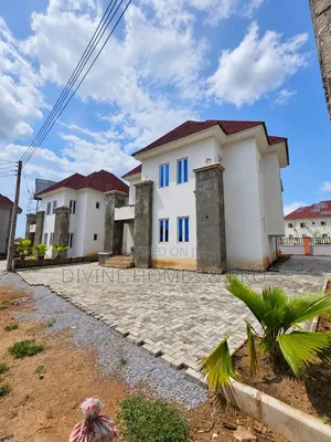 4bdrm Duplex in Aviation Estate, Kiami for sale